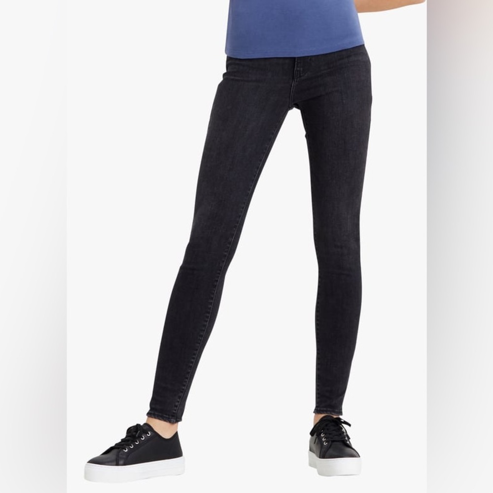 Women's Levi’s Black Skinny Jeans

Size: 28 

Black